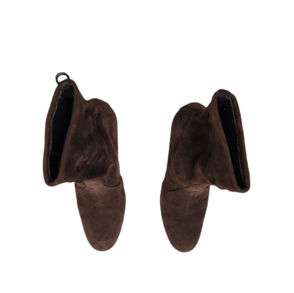 Casadei Made In Italy Suede Ankle Booties. - Picture 5 of 9